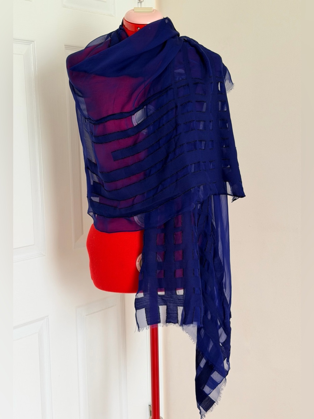 Vintage Carlisle Collection Made in Italy Silk Wool Blend Scarf Stole Wrap Doen